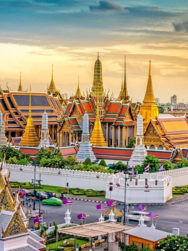 Grand Palace, Wat Pho, and Wat Arun Guided Tour